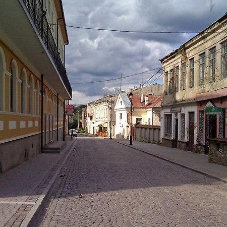 Apartment On Zarvanskaya In Old Town Kamianets-Podilskyi Exterior foto
